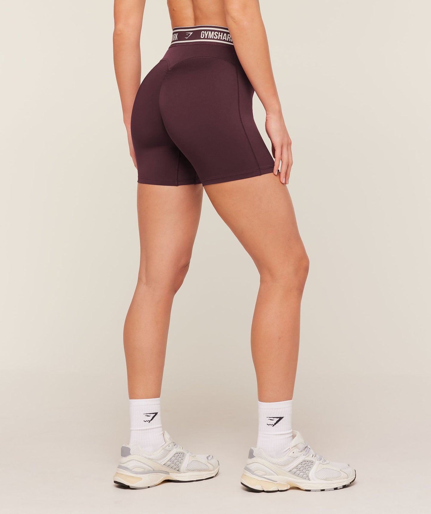Light Support Halter Neck Logo Sports Bra - US 7768