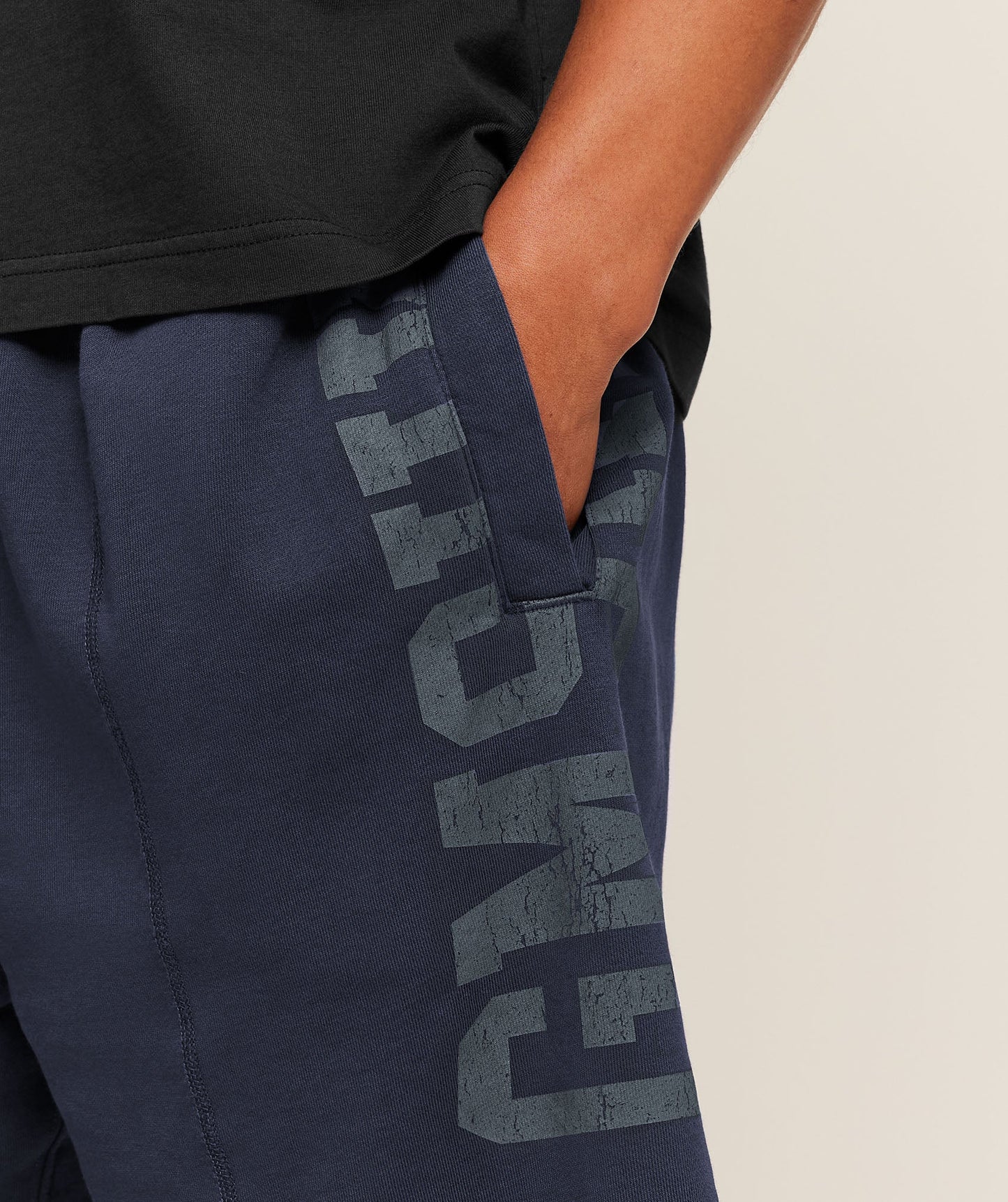 Accent Graphic Sweat Shorts - US 4070