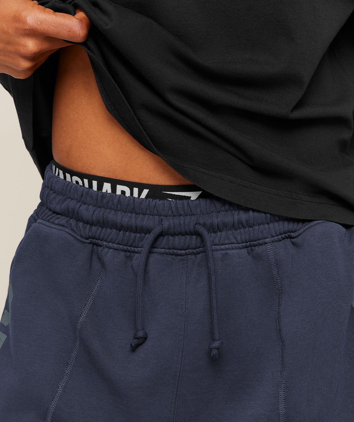 Accent Graphic Sweat Shorts - US 4070
