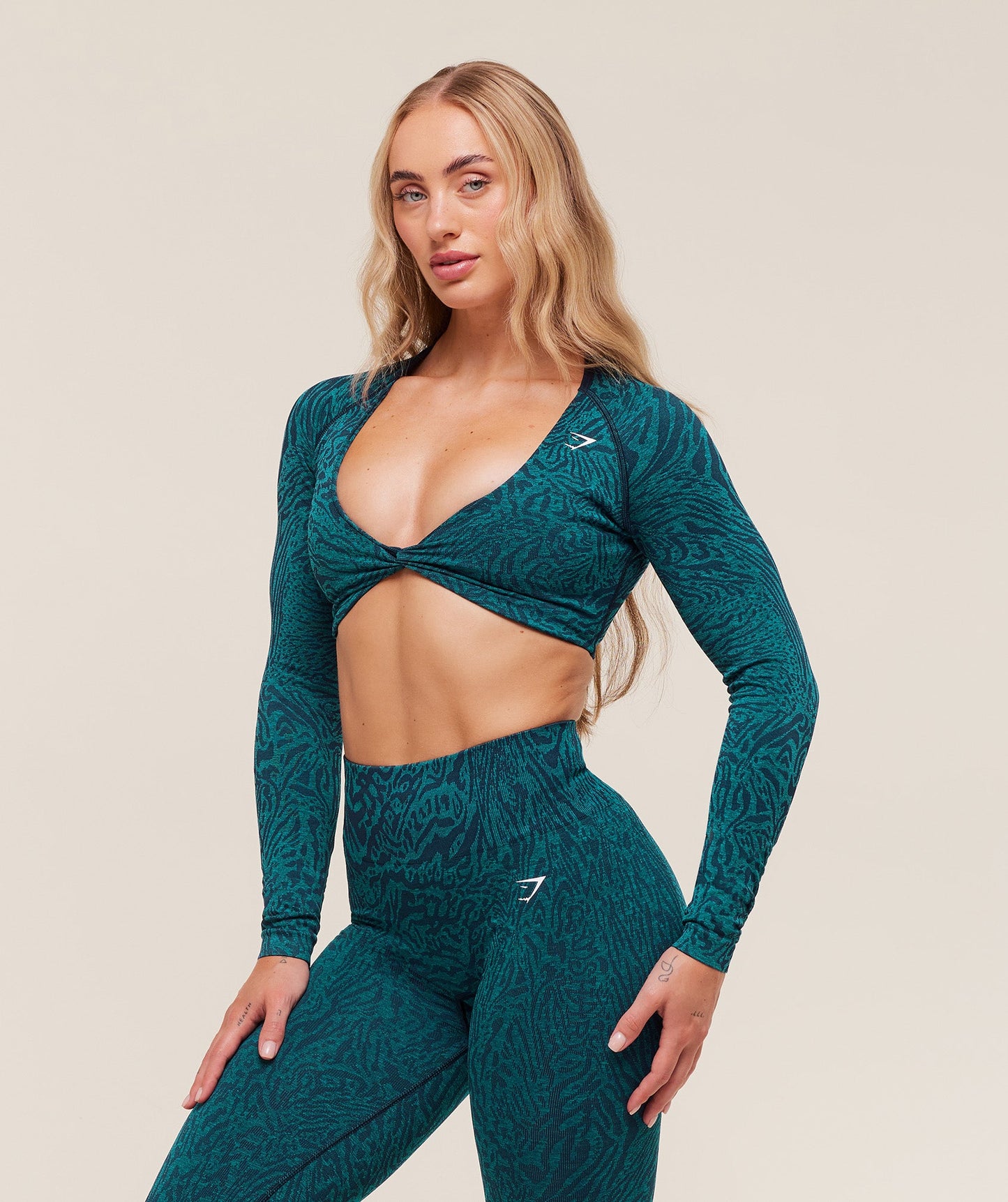 Adapt Animal Long Sleeve Crop Top - US 4195