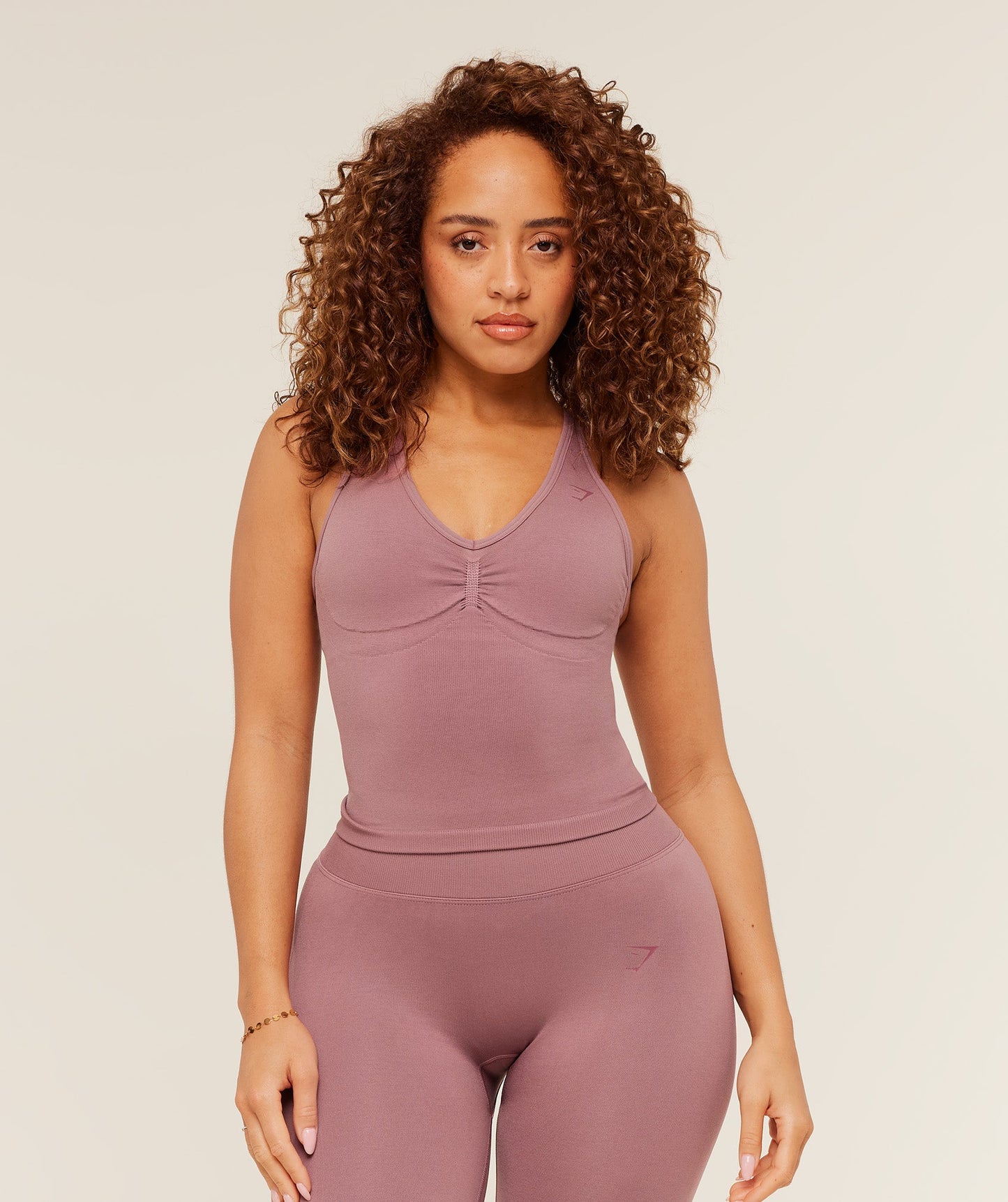 Lift Seamless Tank with Shelf - US 9376
