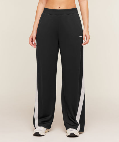 Light Support Halter Neck Logo Sports Bra - US 6487