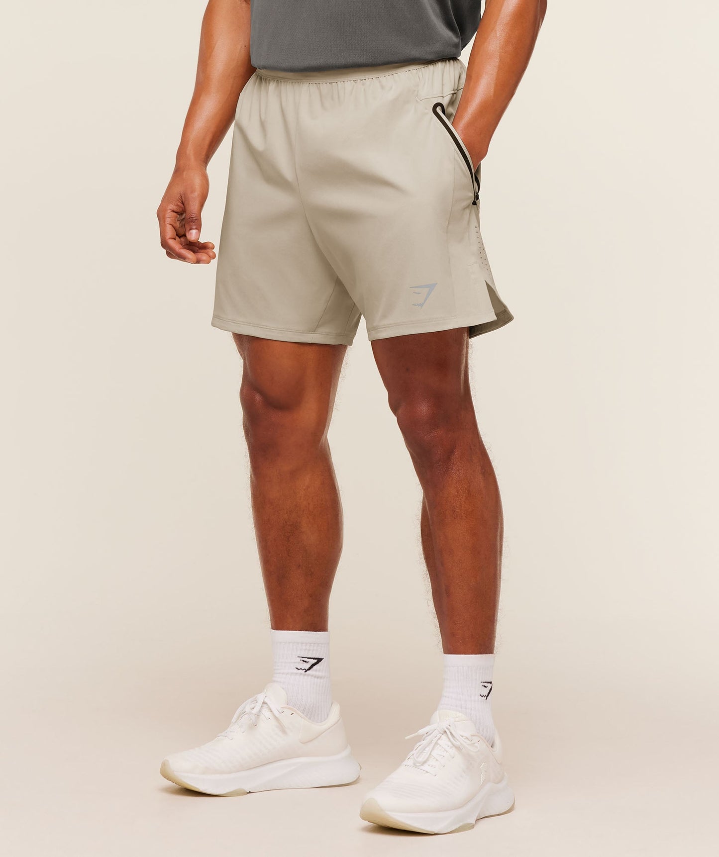 Sport Hybrid 6\" Shorts - US 8749